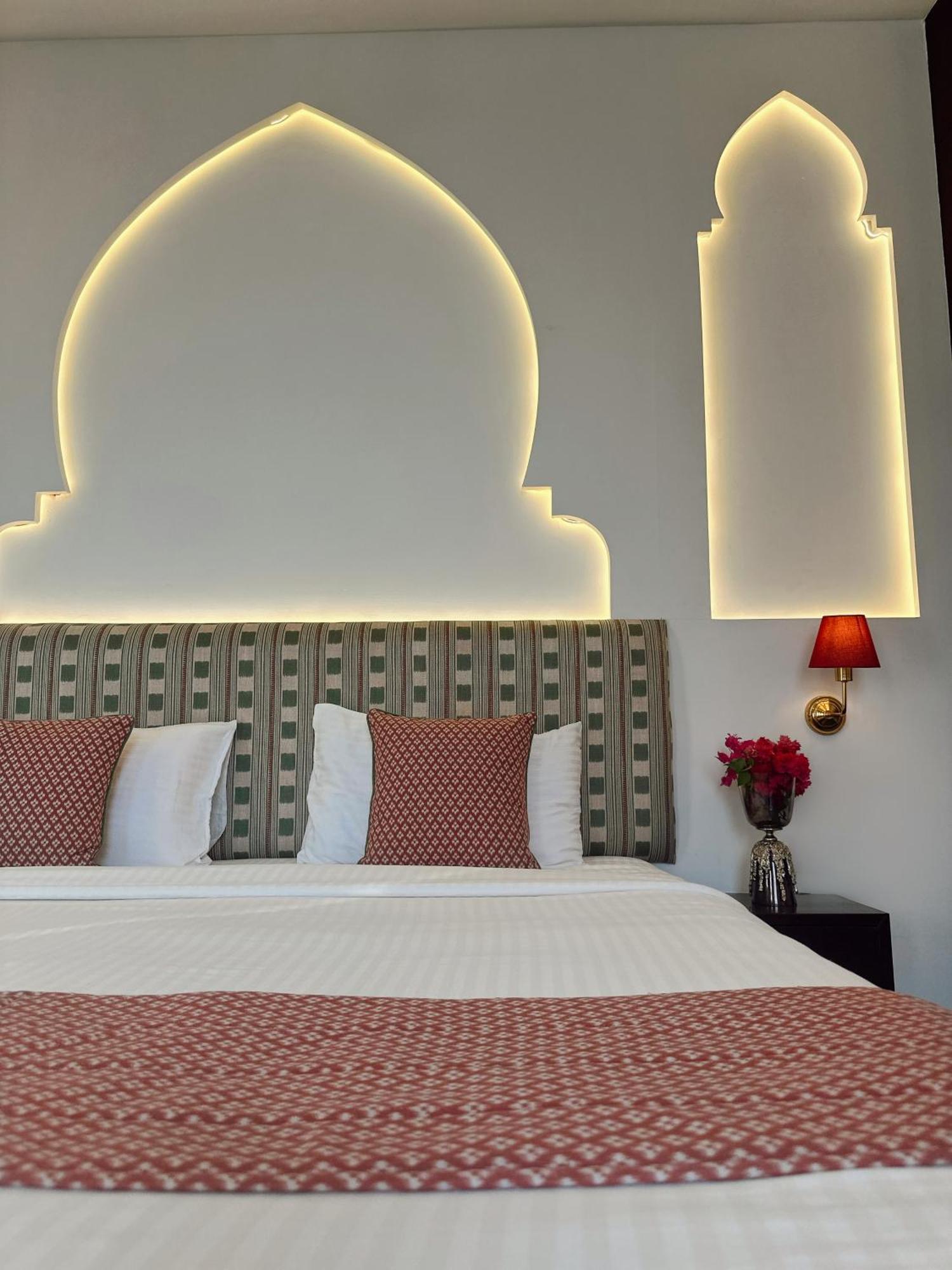 Hotel Atulyaa Taj Agra  Exteriör bild
